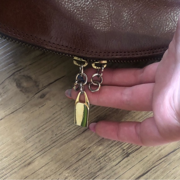 Round vintage leather bag - Picture 3 of 3